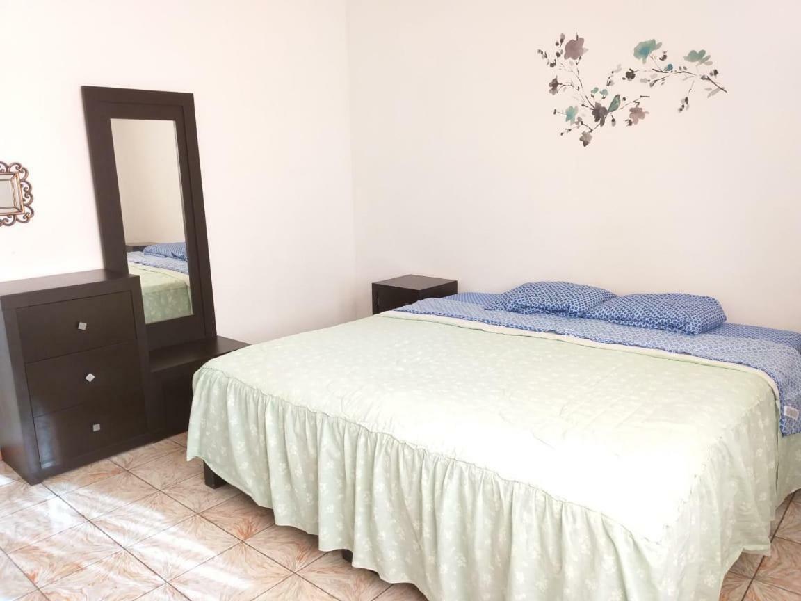 Julio House Hostel León Kültér fotó